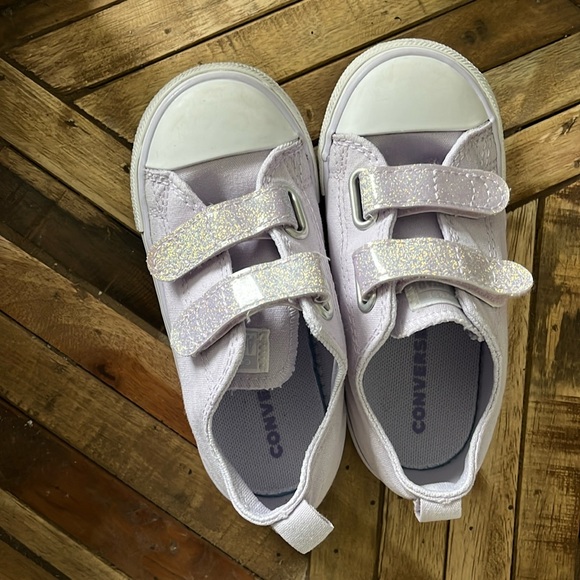 Converse | Shoes - Picture 2 of 4